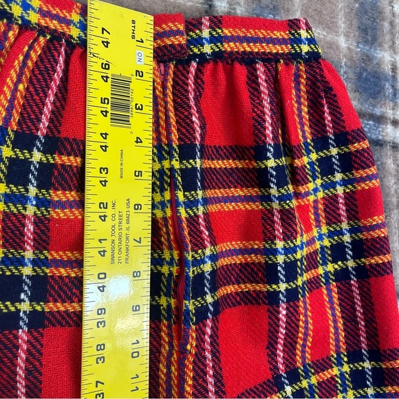 VINTAGE RED PLAID MINI SKIRT WAIST 11.5’’ LENGTH 17’’ - Picture 9 of 13